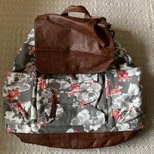 NWT Aeropostale Gray and Red Floral Backpack